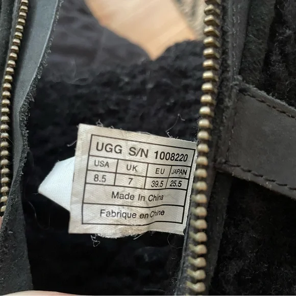 UGG Womens Short Boot Size 8.5 Blayre II Black Fur Wood Heel Buckle - Picture 7 of 14